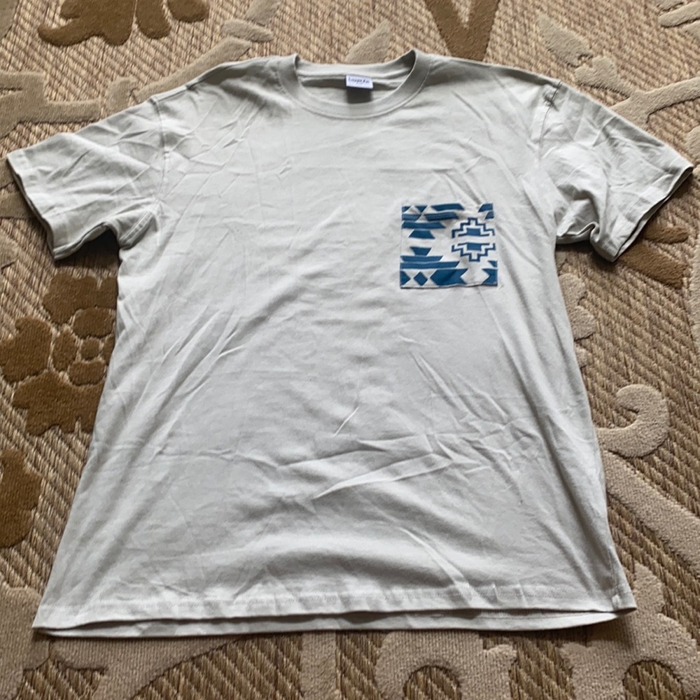 Men’s short sleeve with aztec design